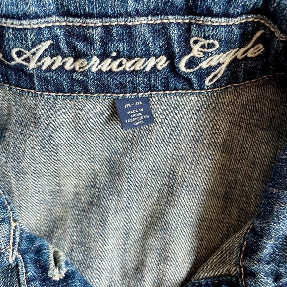 AMERICAN EAGLE Cropped Denim Jacket Medium Wash Women's Size M Distressed Jean - Picture 4 of 12